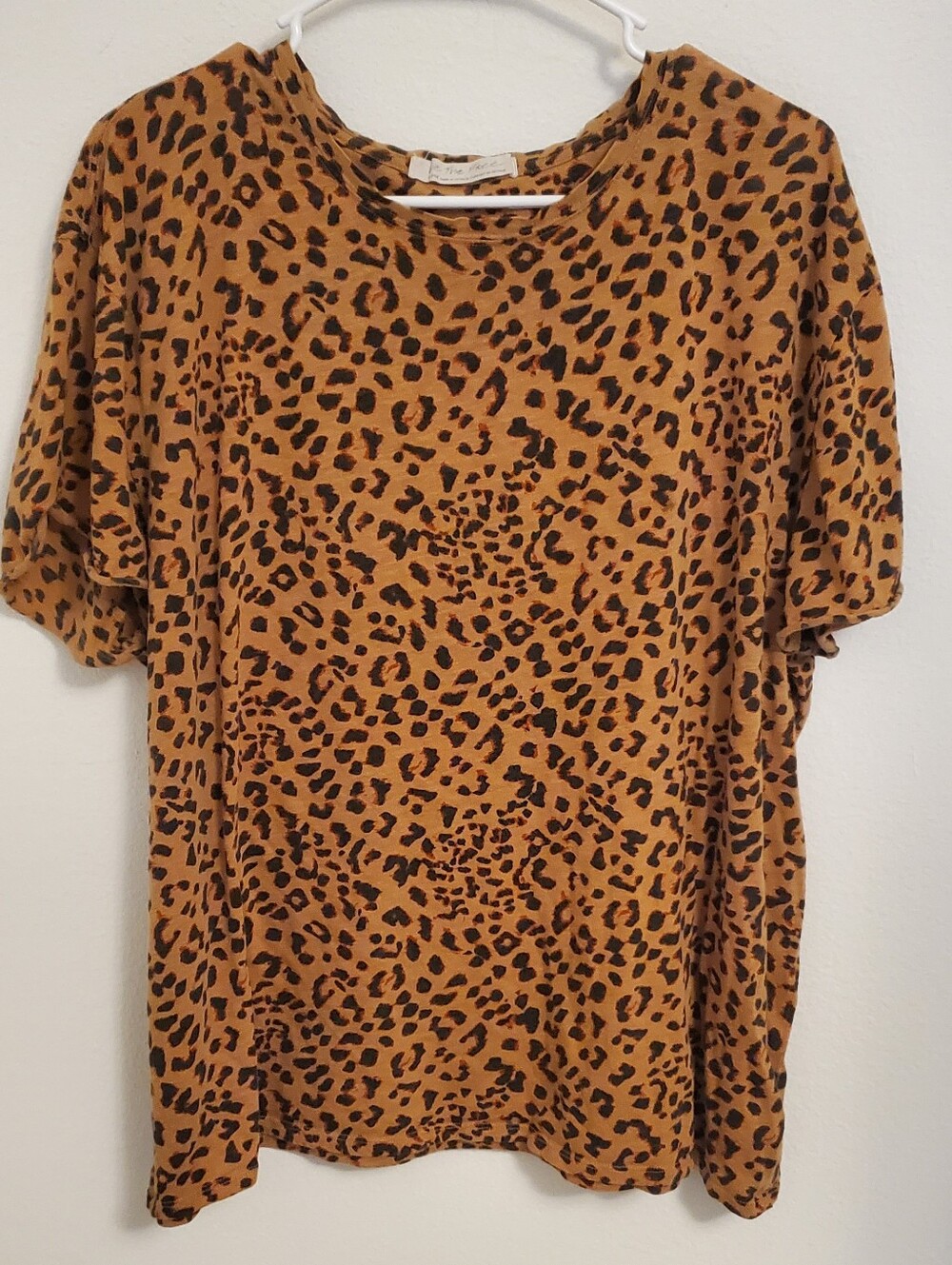 We The Free Leopard Print Short Sleeve Women's Top - Tan/Black Size Large FLAWED